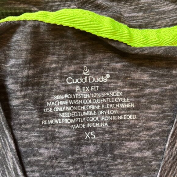 Cuddl Duds Flex Fit Womens Sz XS Gray Long Sleeve Athletic Active V-neck Top - Picture 3 of 6